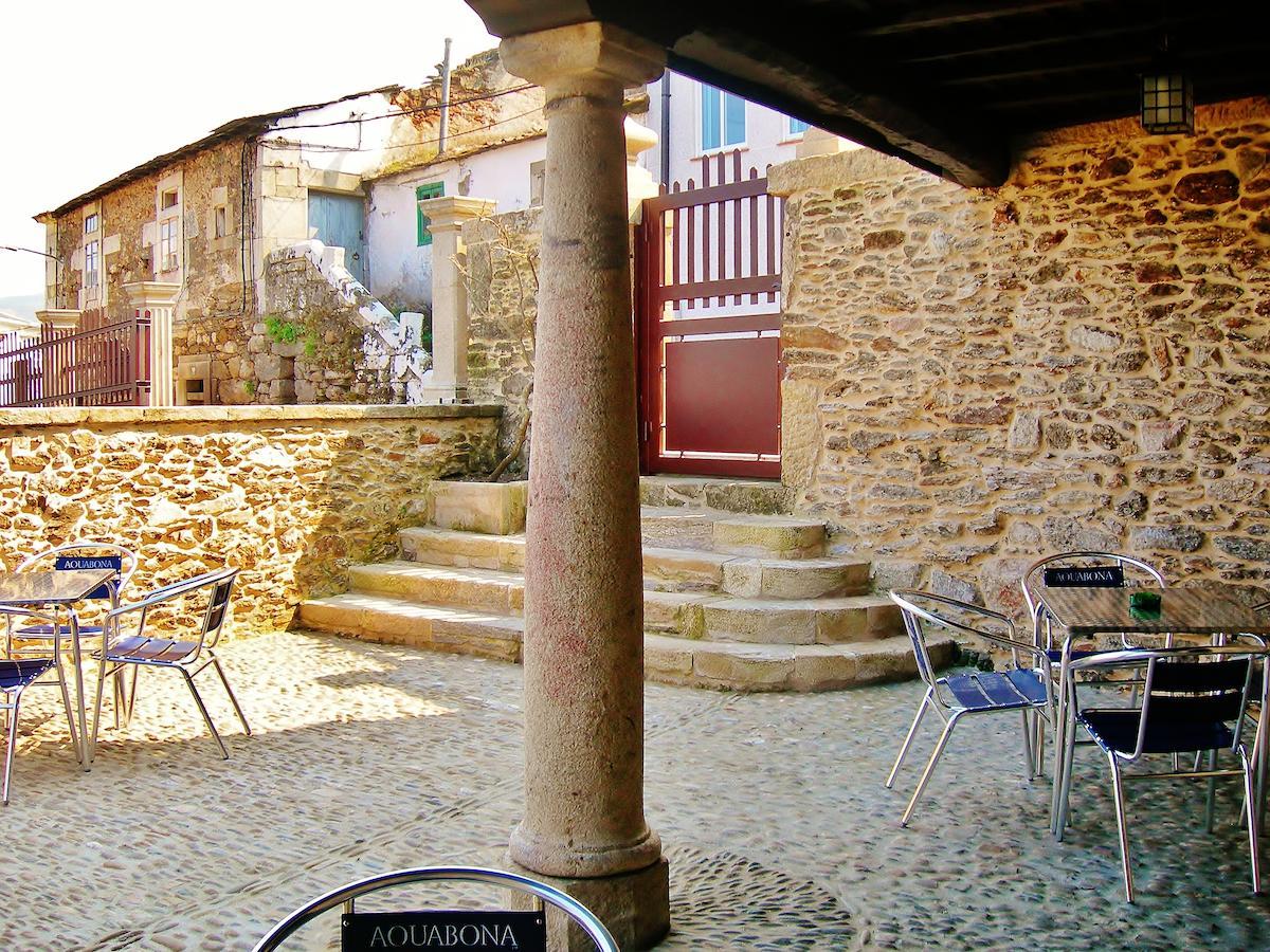 Отель Mirador Da Ribeira Viana do Bolo Экстерьер фото
